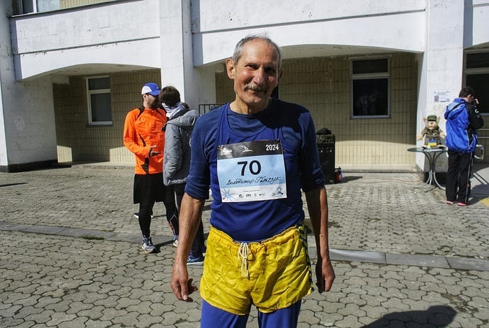 70-річний ніжинець Володимир Гільчук взяв участь у пробігу пам'яті Чорнобиля у Славутичі