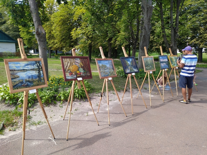 Цього разу без тушкованих гурків, але спортивно та творчо. Корюківка відзначила День міста