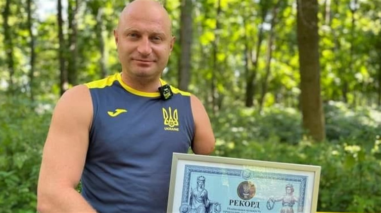 Національний рекорд від ніжинця: «Я зробив це до 33-річчя моєї країни»